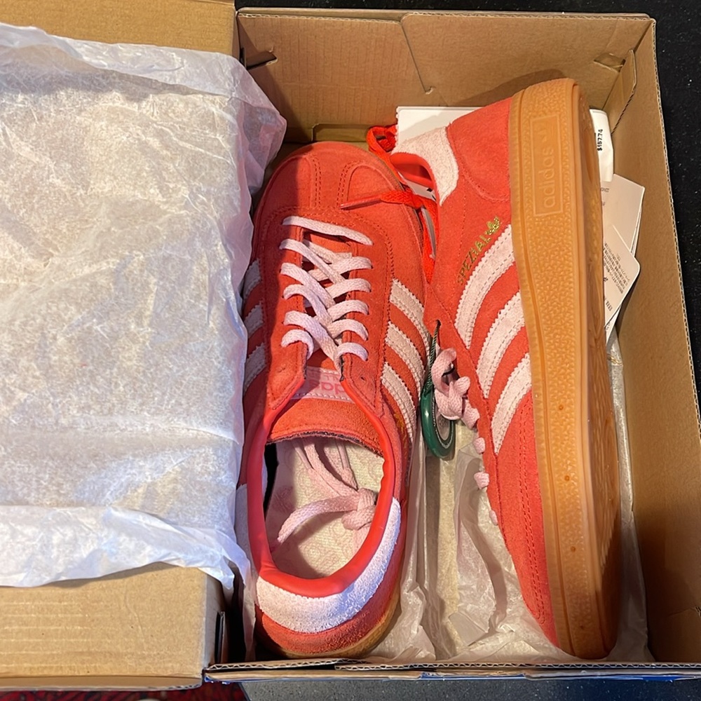 Adidas Handball Spezial pink and red, womens 6.5